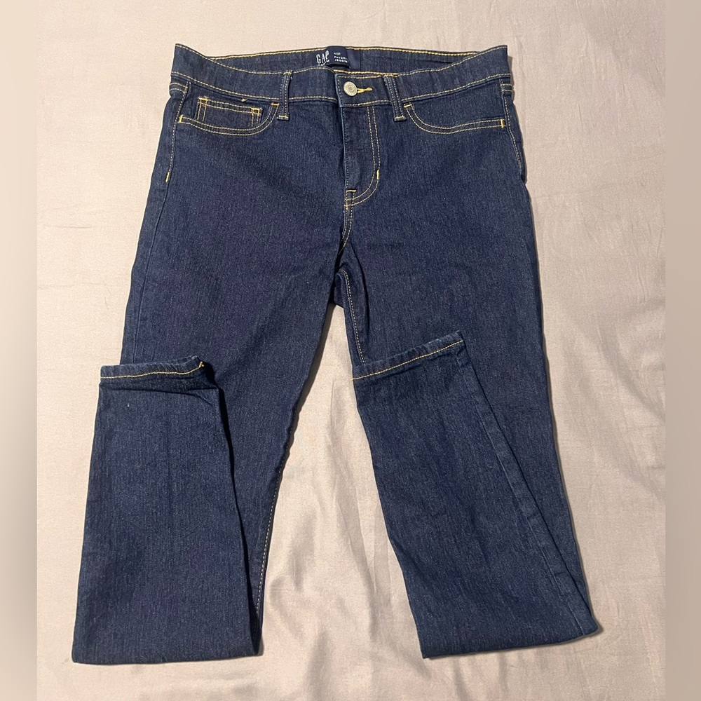 Women’s Gap Dark Wash skinny stretch Jeans (4/27)